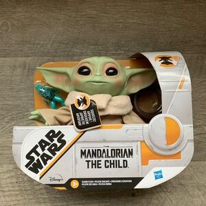 ✨ NWT Baby Yoda Toy ✨